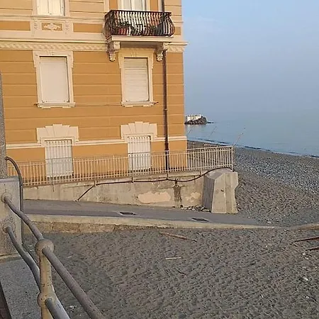Seaside House-casa Sul Mare Apartment