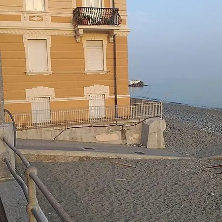 Seaside House-casa Sul Mare Apartment